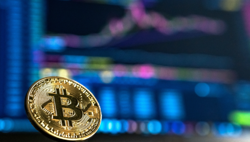 Bitcoin ETF Sets Records as BlackRock Amasses Record $875M Single-Day Inflow